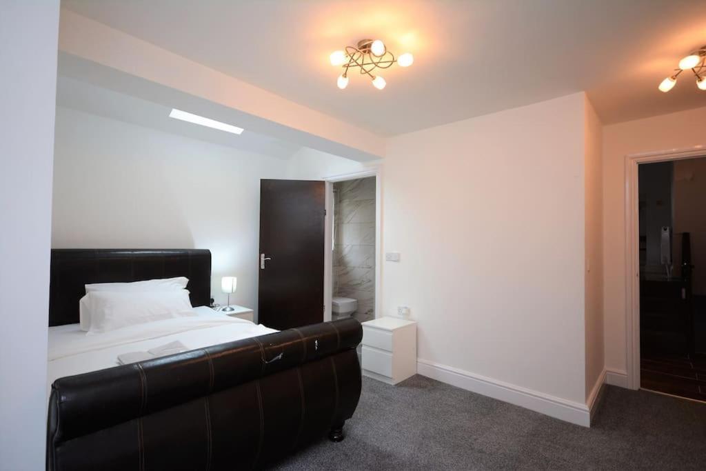 Lovely 4Bedroom Apartment Londres Extérieur photo