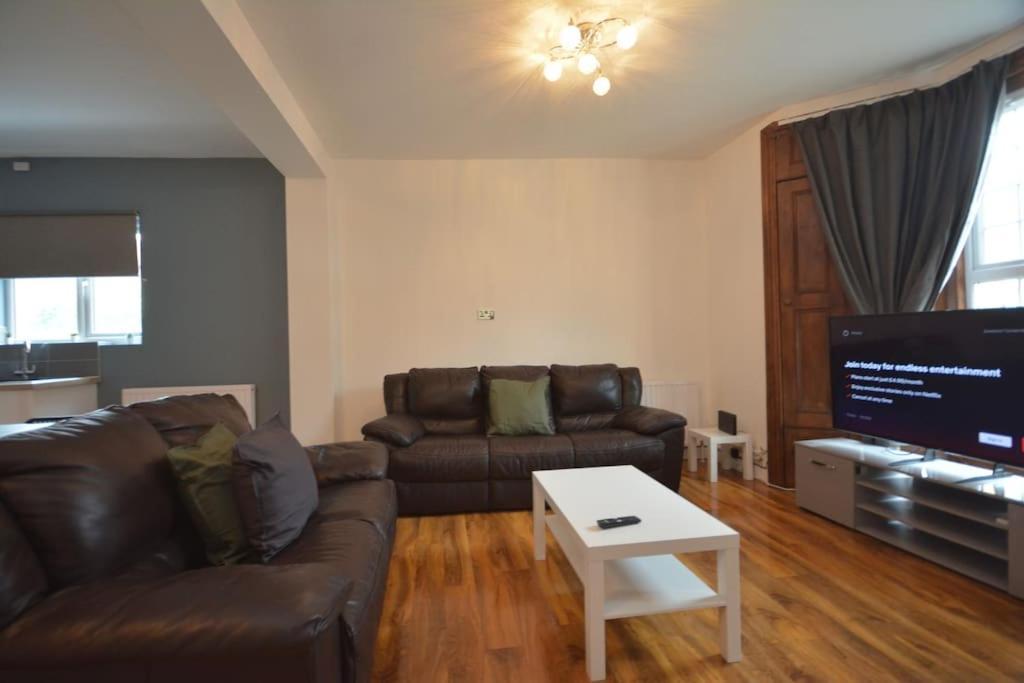 Lovely 4Bedroom Apartment Londres Extérieur photo