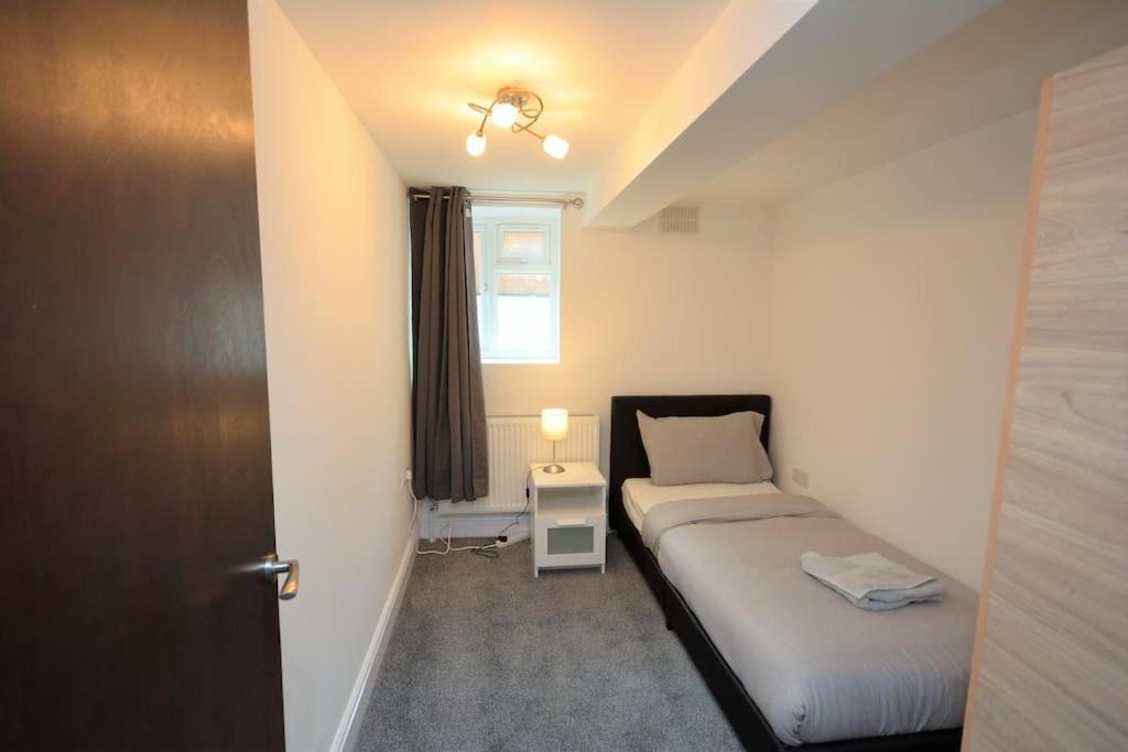 Lovely 4Bedroom Apartment Londres Extérieur photo