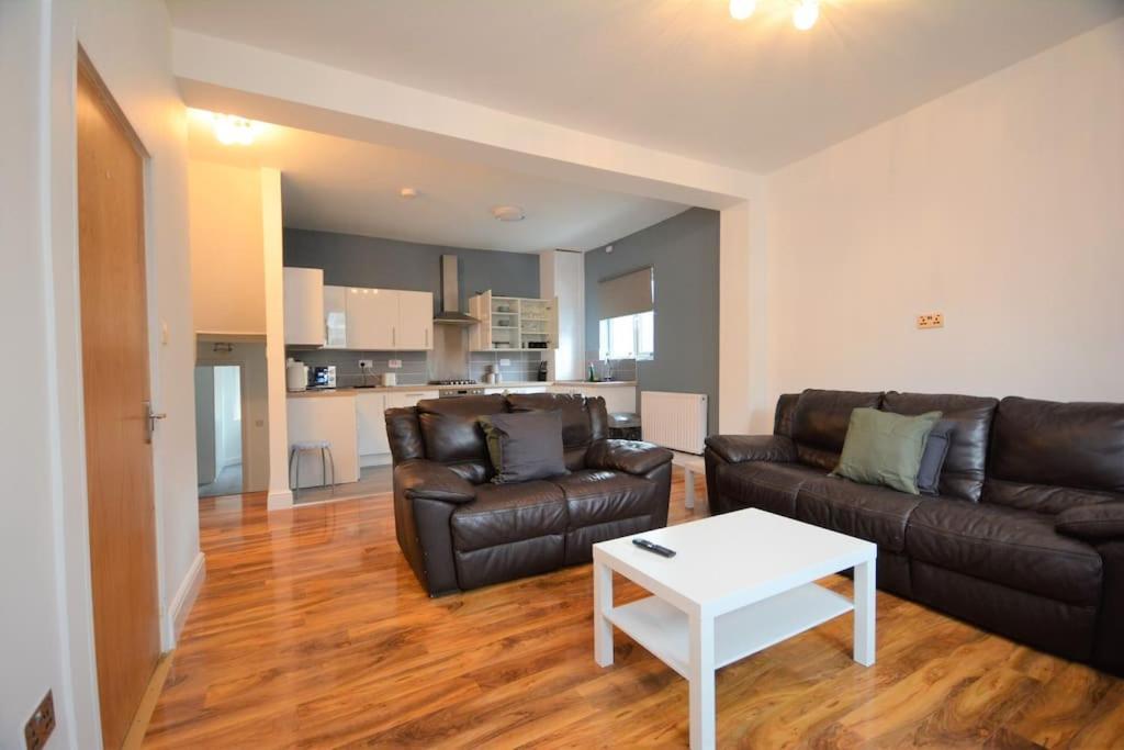 Lovely 4Bedroom Apartment Londres Extérieur photo