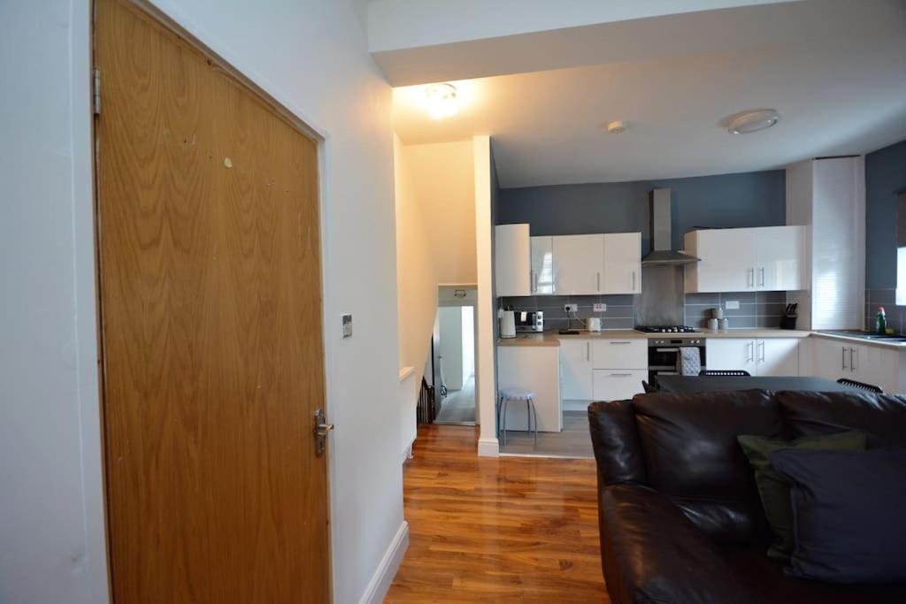 Lovely 4Bedroom Apartment Londres Extérieur photo